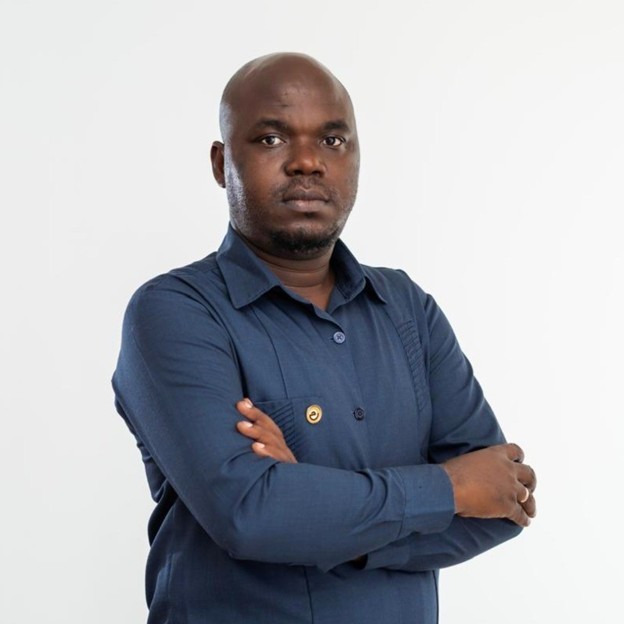 Foto do Diretor Geral Ernesto Sunda